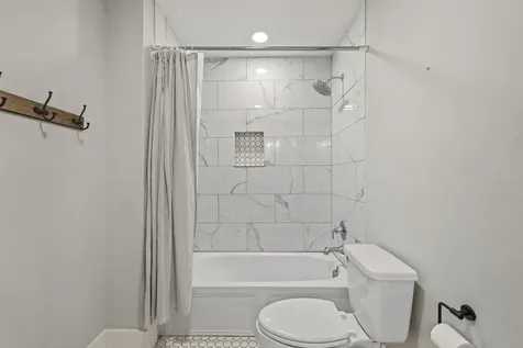 390 Camden Hills W Montgomery TX 77356