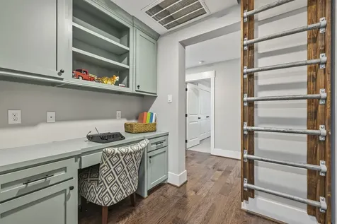 390 Camden Hills W Montgomery TX 77356