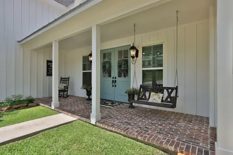 390 Camden Hills W Montgomery TX 77356