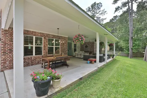 390 Camden Hills W Montgomery TX 77356
