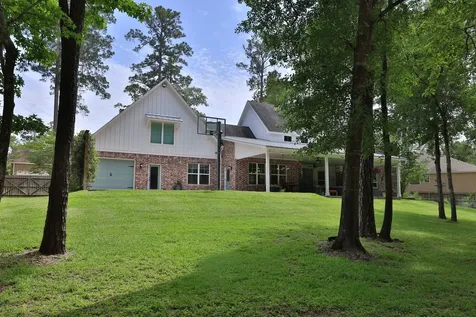 390 Camden Hills W Montgomery TX 77356