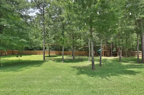 390 Camden Hills W Montgomery TX 77356