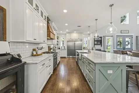 390 Camden Hills W Montgomery TX 77356
