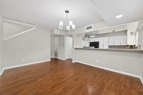 1114 Augusta Drive 10 Houston TX 77057