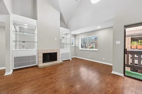 1114 Augusta Drive 10 Houston TX 77057
