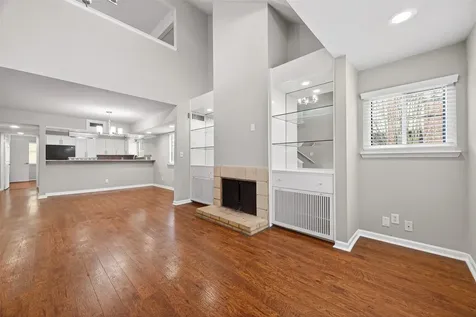 1114 Augusta Drive 10 Houston TX 77057