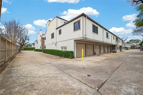 1114 Augusta Drive 10 Houston TX 77057