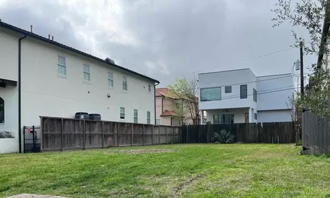 4303 Holt Street Bellaire TX 77401