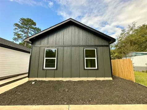 11555 Persimmon Street Willis TX 77318