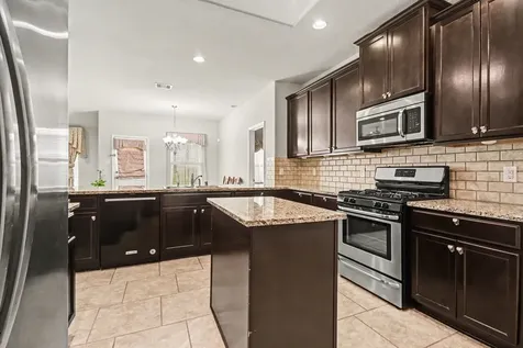 2930 Canadian Goose Lane Baytown TX 77521