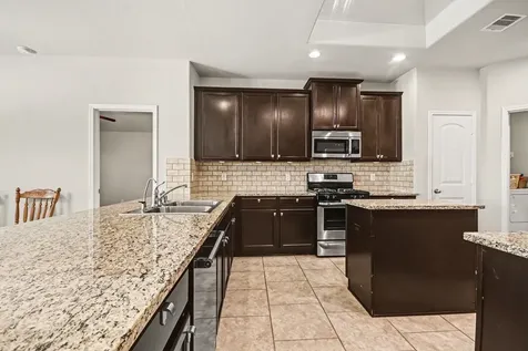 2930 Canadian Goose Lane Baytown TX 77521