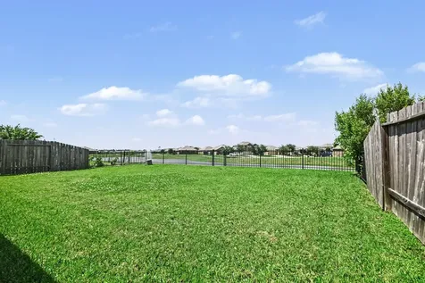2930 Canadian Goose Lane Baytown TX 77521