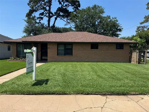 802 Sara Rose Street Houston TX 77018