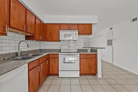 3506 Cove View Boulevard 303 Galveston TX 77554