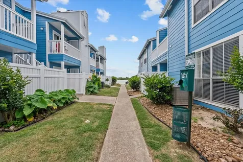 3506 Cove View Boulevard 303 Galveston TX 77554