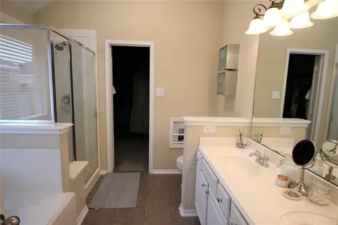 2409 Avalon Trace Lane Pearland TX 77581