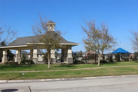 2409 Avalon Trace Lane Pearland TX 77581