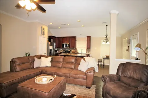 2409 Avalon Trace Lane Pearland TX 77581