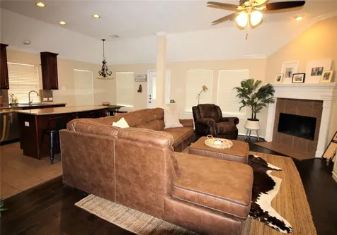 2409 Avalon Trace Lane Pearland TX 77581