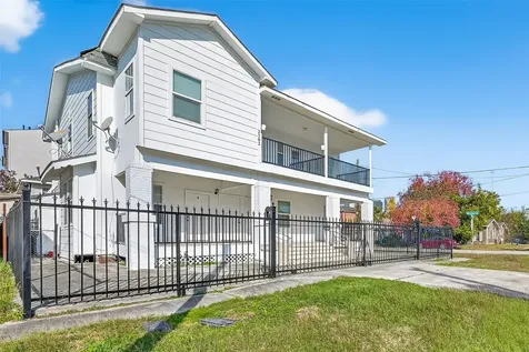 2202 Hutchins Street A Houston TX 77003