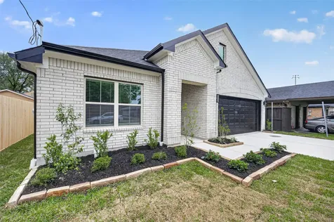 808 Avenue E South Houston TX 77587