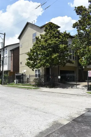 2919 Pease Street Houston TX 77003