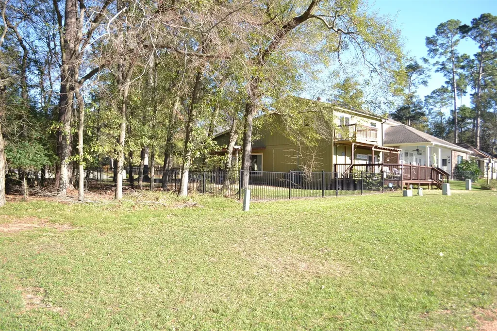 2931 & 2935 Whitman Drive Montgomery TX 77356
