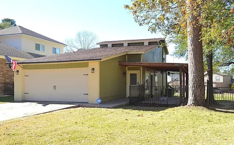 2931 & 2935 Whitman Drive Montgomery TX 77356