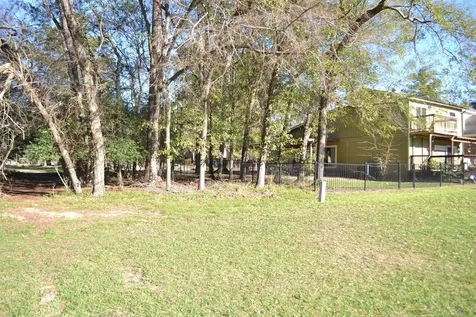 2931 & 2935 Whitman Drive Montgomery TX 77356