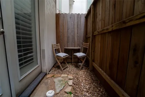 4008 Barnes Street Houston TX 77007