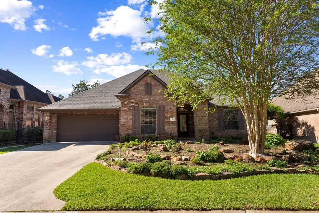 31 N Warbler Bend Circle The Woodlands TX 77382