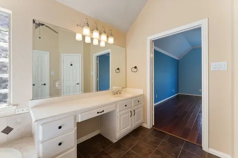 31 N Warbler Bend Circle The Woodlands TX 77382