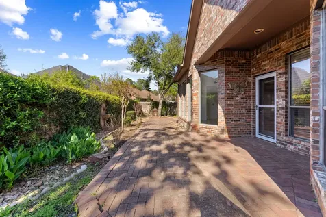 31 N Warbler Bend Circle The Woodlands TX 77382