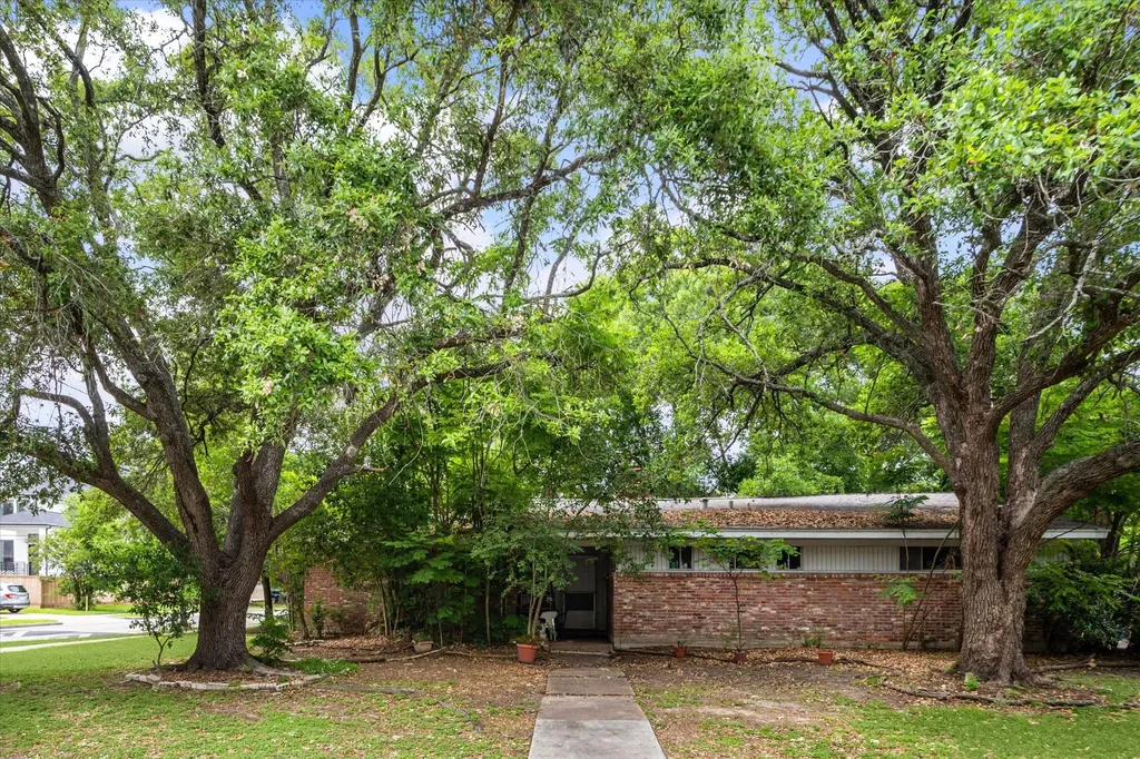 4958 Wigton Drive Houston TX 77096