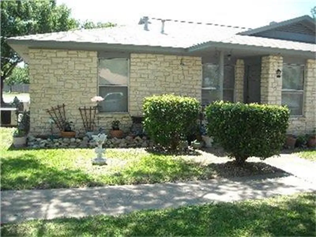 806 N Rhomberg Street Burnet TX 78611