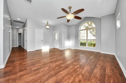 1945 Dorothy Lane Sealy TX 77474