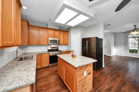 1945 Dorothy Lane Sealy TX 77474