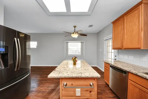 1945 Dorothy Lane Sealy TX 77474