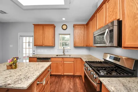 1945 Dorothy Lane Sealy TX 77474