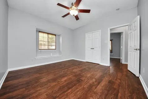 1945 Dorothy Lane Sealy TX 77474