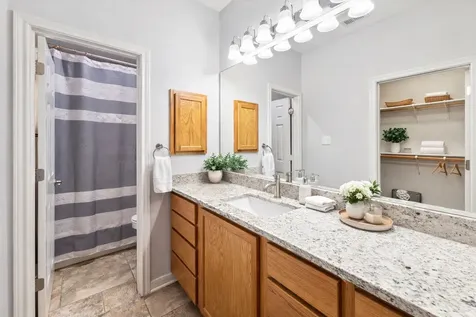1945 Dorothy Lane Sealy TX 77474