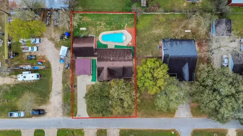 1945 Dorothy Lane Sealy TX 77474