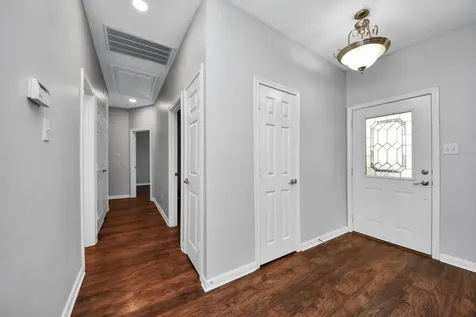1945 Dorothy Lane Sealy TX 77474