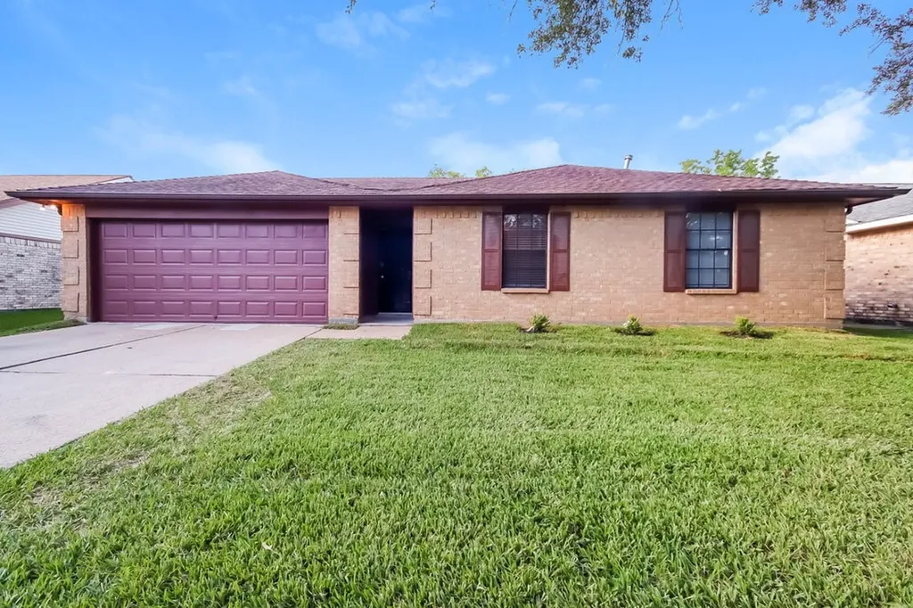 5014 Meadow Crest Street La Porte TX 77571
