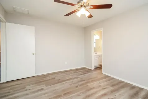 5014 Meadow Crest Street La Porte TX 77571