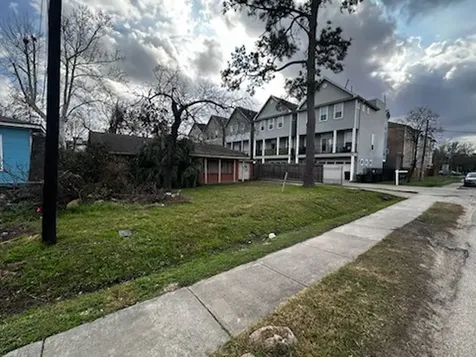 1240 W 26th Street Houston TX 77008
