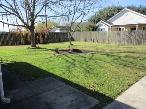19168 County Road 669e Alvin TX 77511