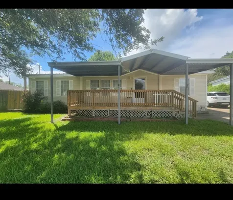 19168 County Road 669e Alvin TX 77511