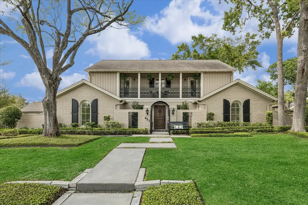 627 Ramblewood Road Houston TX 77079