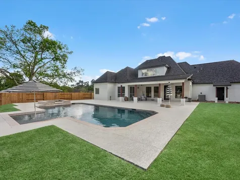 720 Mountain View Drive Montgomery TX 77356